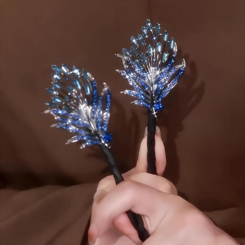 1PC Rhinestone Feather Design Hair Clip Elegant Hair Curler Deft Bun Maker Long Thick Hair Accessories For Women золотий
1PC Rhinestone Feather Design Hair Clip Elegant Hair Curler Deft Bun Maker Long Thick Hair Accessories For Women золотий