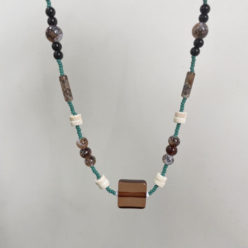 New Chinese retro beaded butterfly necklace women s light luxury niche design is decorated with inner decoration and layered collarbone
New Chinese retro beaded butterfly necklace women s light luxury niche design is decorated with inner decoration and layered collarbone