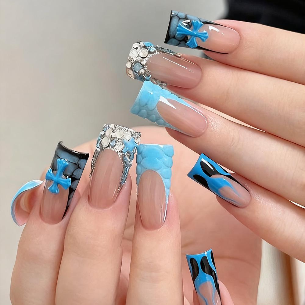 Ocean Series Duckbill Rhinestone Snake Print Nail Art Stickers - 24pcs Wearable False Nail Tips
Ocean Series Duckbill Rhinestone Snake Print Nail Art Stickers - 24pcs Wearable False Nail Tips