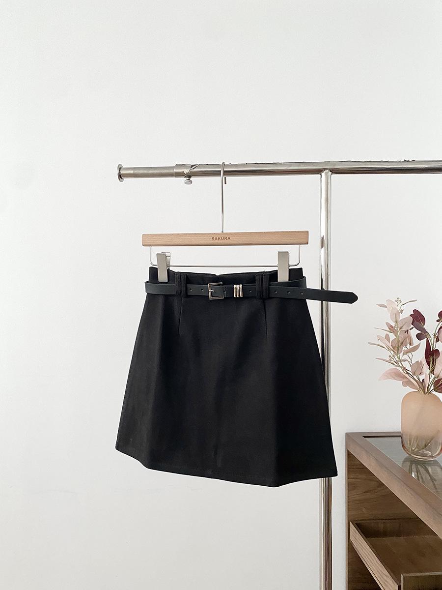 Grey Wool High-Waist Belted Short Skirt for Women - Spring/Autumn Korean Style, Hip-Hugging and Anti-Exposure Design L
Grey Wool High-Waist Belted Short Skirt for Women - Spring/Autumn Korean Style, Hip-Hugging and Anti-Exposure Design L