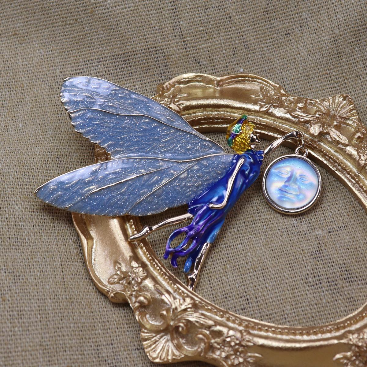 Women Men Middle Design Vintage Guide Fairy Dazzle Brooches Pins Classic Retro Unisex Palace Exquisite Badges Accessories
Women Men Middle Design Vintage Guide Fairy Dazzle Brooches Pins Classic Retro Unisex Palace Exquisite Badges Accessories