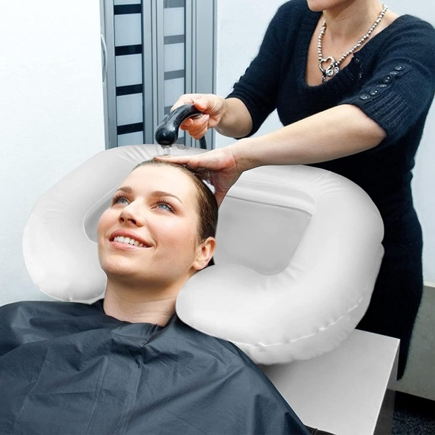 Портативная чаша для мытья головы, надувная чаша для мытья головы и умывальник со сливным шлангом длиной 3,3 фута для пожилых, инвалидов, лежачих больных и людей с ограниченными возможностями
Портативная чаша для мытья головы, надувная чаша для мытья головы и умывальник со сливным шлангом длиной 3,3 фута для пожилых, инвалидов, лежачих больных и людей с ограниченными возможностями