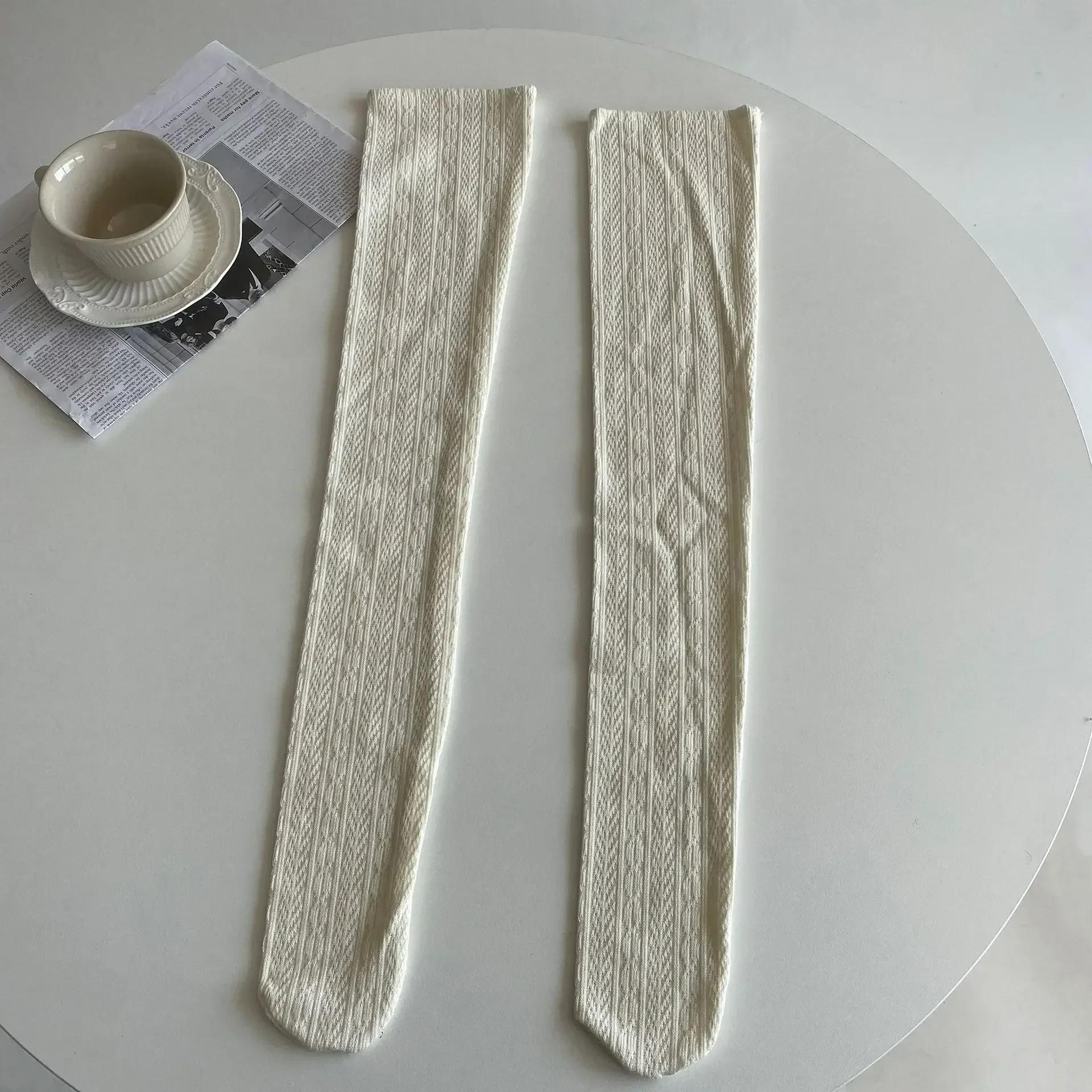 Осенне-зимние хлопковые женские чулки до бедра в японском стиле, однотонные чулки, гольфы, длинные носки, высокие носки
Осенне-зимние хлопковые женские чулки до бедра в японском стиле, однотонные чулки, гольфы, длинные носки, высокие носки