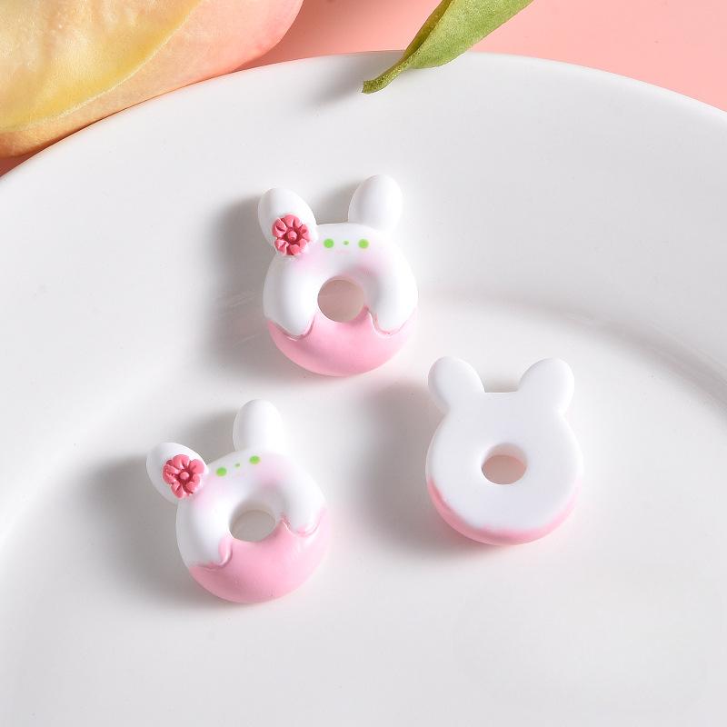 Мультяшный макарон с цветком сакуры, смоляные аксессуары, ручная работа, украшение для торта, наклейки для мобильного телефона и холодильника Rabbit doughnut
Мультяшный макарон с цветком сакуры, смоляные аксессуары, ручная работа, украшение для торта, наклейки для мобильного телефона и холодильника Rabbit doughnut