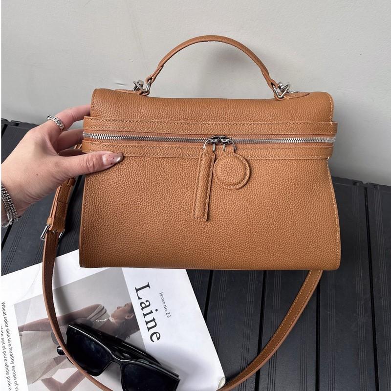 26 Genuine Leather Women s Bag Top Layer Cowhide Zipper Temperament Fashionable Atmospheric One-shoulder Cross-body About 29x20x10CM золотий коричневий колір
26 Genuine Leather Women s Bag Top Layer Cowhide Zipper Temperament Fashionable Atmospheric One-shoulder Cross-body About 29x20x10CM золотий коричневий колір