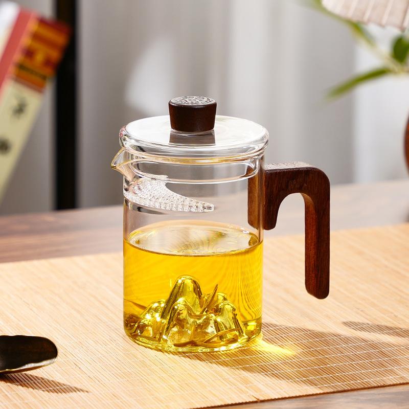 High temperature resistant crescent glass fair cup large capacity tea leak integrated tea cup with filter Kung Fu tea dispenser 400ml
High temperature resistant crescent glass fair cup large capacity tea leak integrated tea cup with filter Kung Fu tea dispenser 400ml