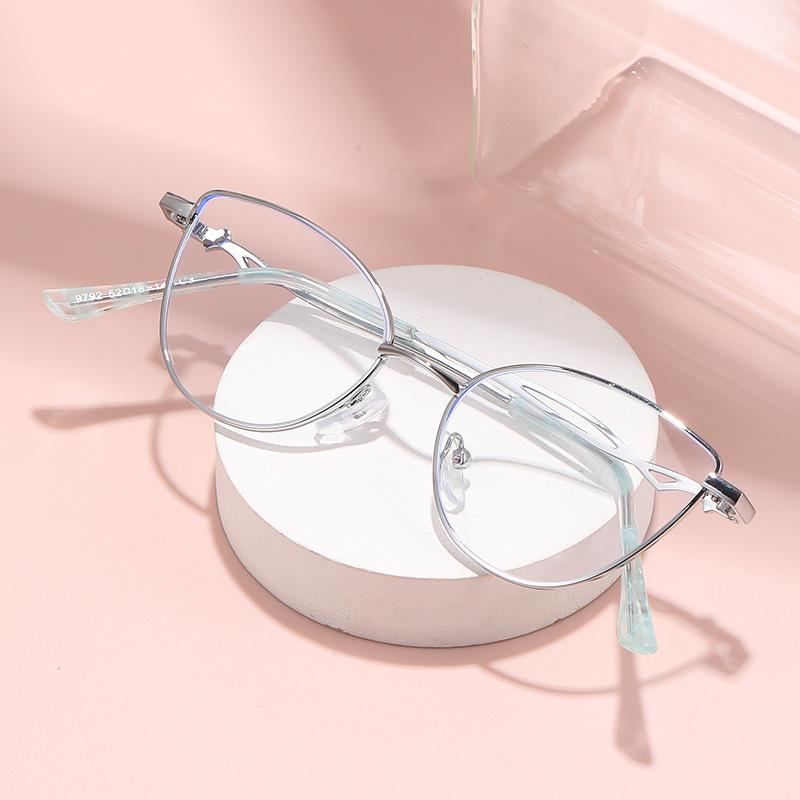 Металлические очки «кошачий глаз» для женщин, модные очки для чтения с защитой от синего света, с дисплеем высокой четкости, молодежные очки для чтения 9792 1 серебряный
Металлические очки «кошачий глаз» для женщин, модные очки для чтения с защитой от синего света, с дисплеем высокой четкости, молодежные очки для чтения 9792 1 серебряный