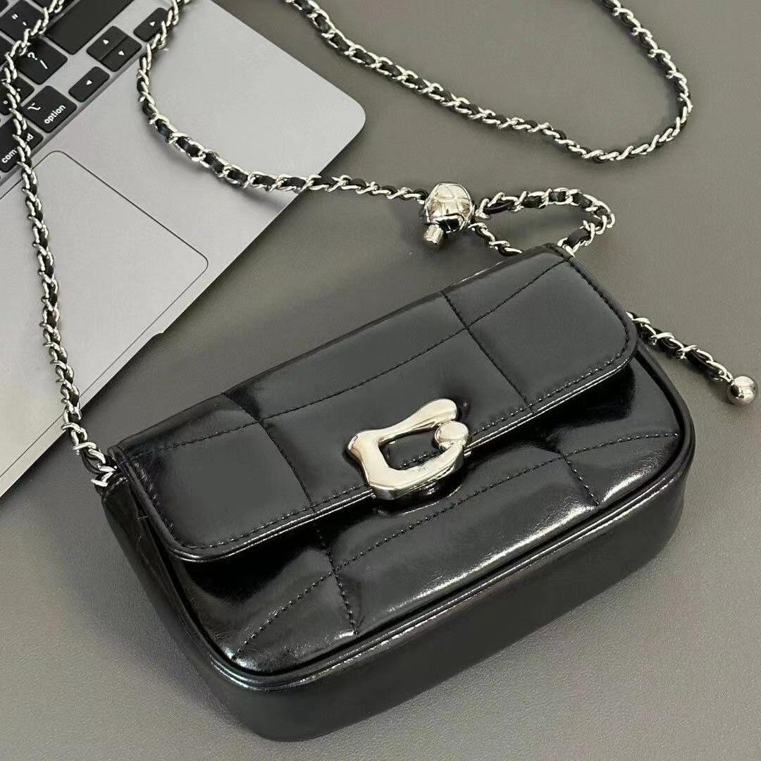 Silver bag women s 2023 new trendy niche design chain armpit shoulder bag high-end texture crossbody small bag for women чорний
Silver bag women s 2023 new trendy niche design chain armpit shoulder bag high-end texture crossbody small bag for women чорний