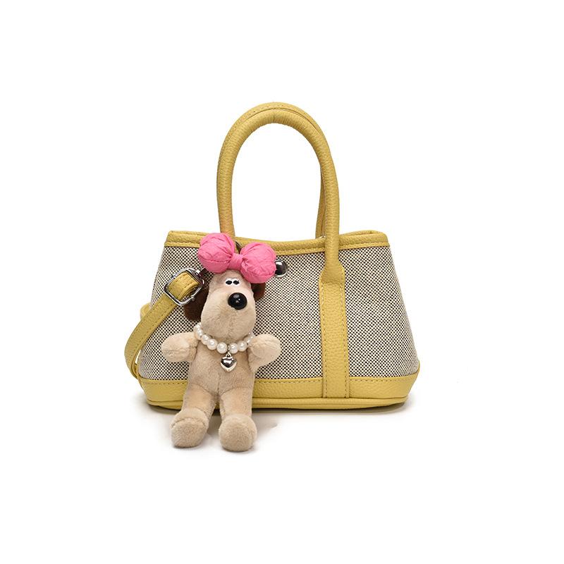 Foreign Style Vegetable Basket Bucket Bag Women S Contrasting Color Portable Messenger Bag Women S Trendy Texture Shoulder Bag no pendant
Foreign Style Vegetable Basket Bucket Bag Women S Contrasting Color Portable Messenger Bag Women S Trendy Texture Shoulder Bag no pendant