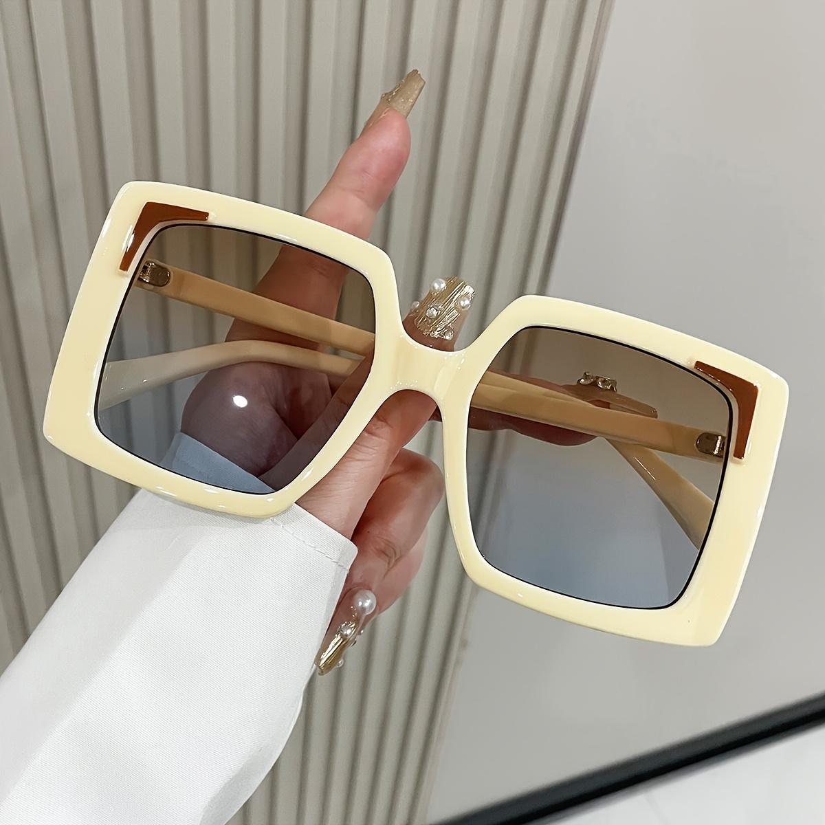 One Piece Men s Women s Vintage Fashion Sunglasses Y2K Suitable for Party Travel Festival Dressing Accessory Glasses
One Piece Men s Women s Vintage Fashion Sunglasses Y2K Suitable for Party Travel Festival Dressing Accessory Glasses