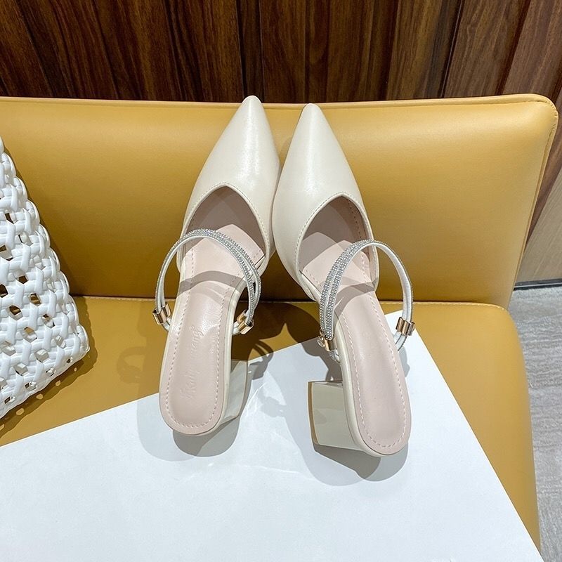 The Korean version is versatile and wears stiletto heels and high-heeled pointed-toe sandals, and the new 2025 summer Internet celebrity hit Baotou s 40
The Korean version is versatile and wears stiletto heels and high-heeled pointed-toe sandals, and the new 2025 summer Internet celebrity hit Baotou s 40