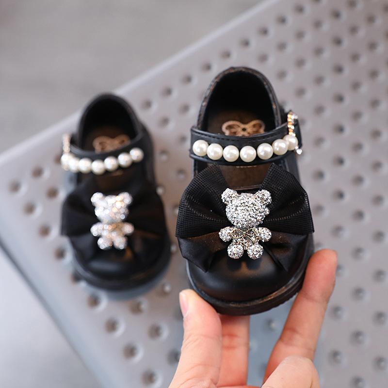 Cute Baby Shoes for Baby Girls Patent Leather Toddler Baptism Shoes with 3D Bear New Spring Fall Newborn Party Shoes H07292 16 чорний
Cute Baby Shoes for Baby Girls Patent Leather Toddler Baptism Shoes with 3D Bear New Spring Fall Newborn Party Shoes H07292 16 чорний