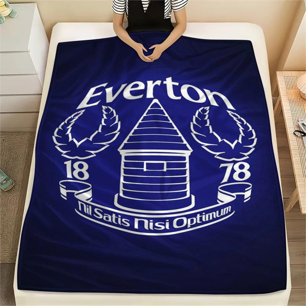 1pc Everton FC Print Flannel Blanket, High quality Comfortable for All Seasons, Home Decor, Warmth and Comfort, Perfect for Christmas Gifts39 80cm x 120cm
1pc Everton FC Print Flannel Blanket, High quality Comfortable for All Seasons, Home Decor, Warmth and Comfort, Perfect for Christmas Gifts39 80cm x 120cm