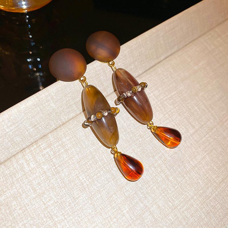 Модные серьги-подвески для женщин
Модные серьги-подвески для женщин