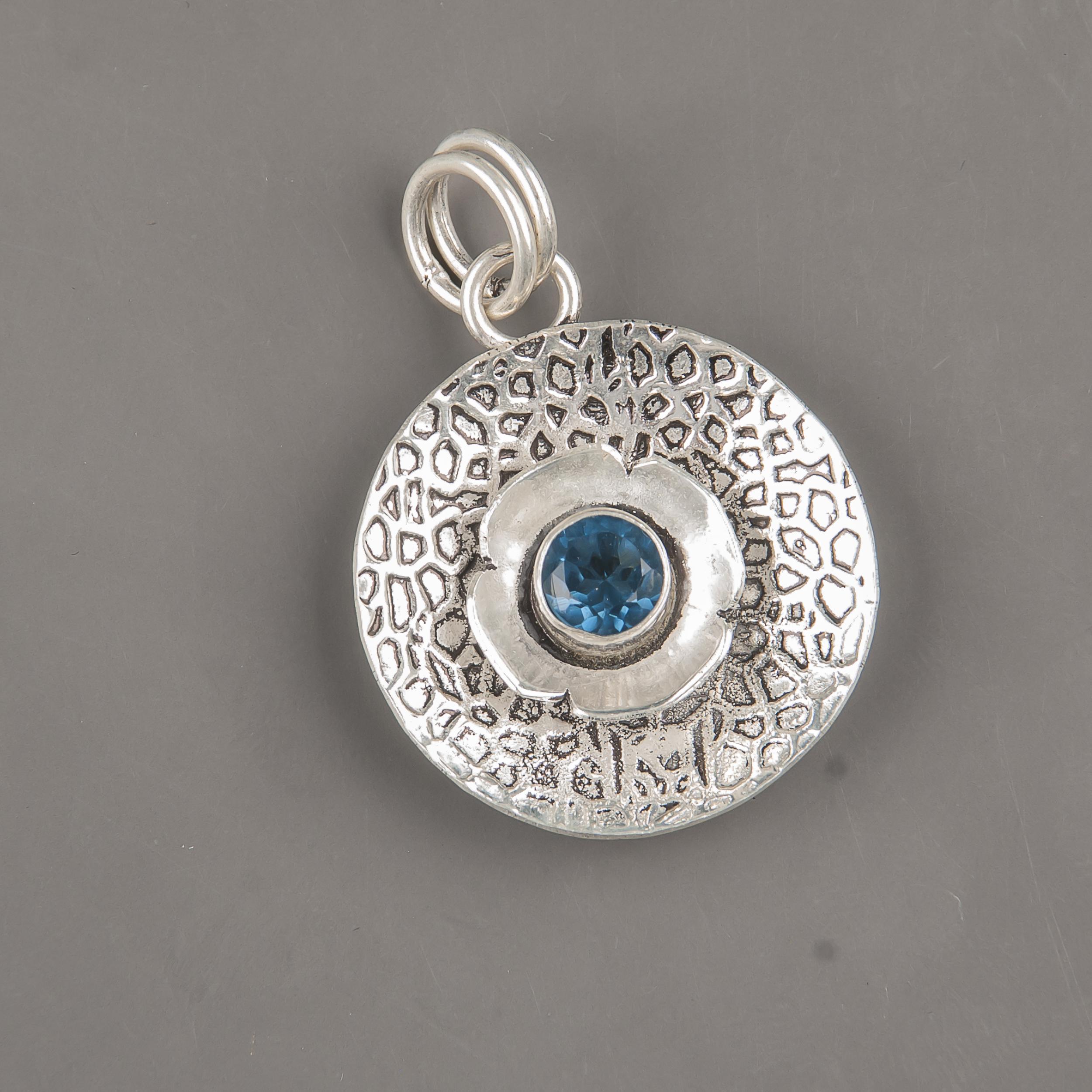 London Blue Topaz Gemstone Jewelry, 925 Solid Sterling Silver Pendant, Handmade Beautiful Silver Jewelry For Anniversary Gift 1.20 Inches синій
London Blue Topaz Gemstone Jewelry, 925 Solid Sterling Silver Pendant, Handmade Beautiful Silver Jewelry For Anniversary Gift 1.20 Inches синій