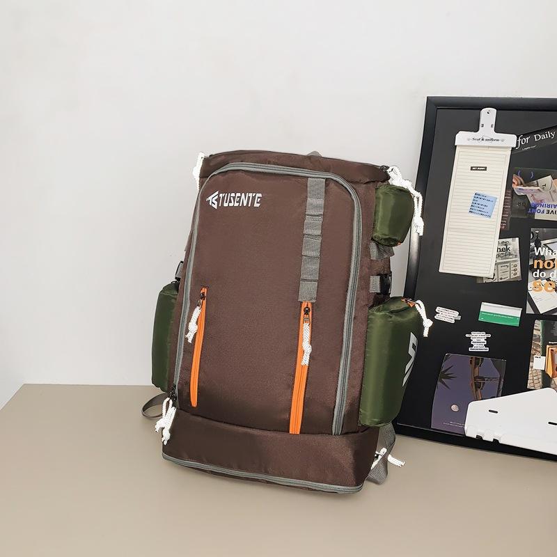 Дорожній рюкзак Рюкзак великої місткості Чоловічий і жіночий студентський шкільний рюкзак великої місткості Спортивний рюкзак Сумка для багажу темно-коричневого кольору
Дорожній рюкзак Рюкзак великої місткості Чоловічий і жіночий студентський шкільний рюкзак великої місткості Спортивний рюкзак Сумка для багажу темно-коричневого кольору
