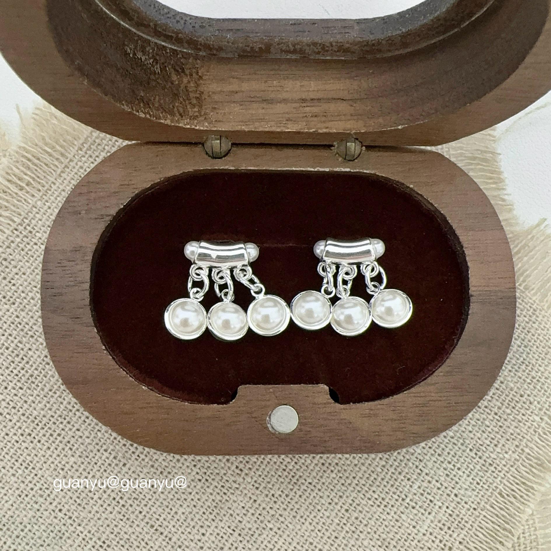 Elegant Pearl Tassel Stud Earrings for Women: Chic, Unique, and Versatile
Elegant Pearl Tassel Stud Earrings for Women: Chic, Unique, and Versatile