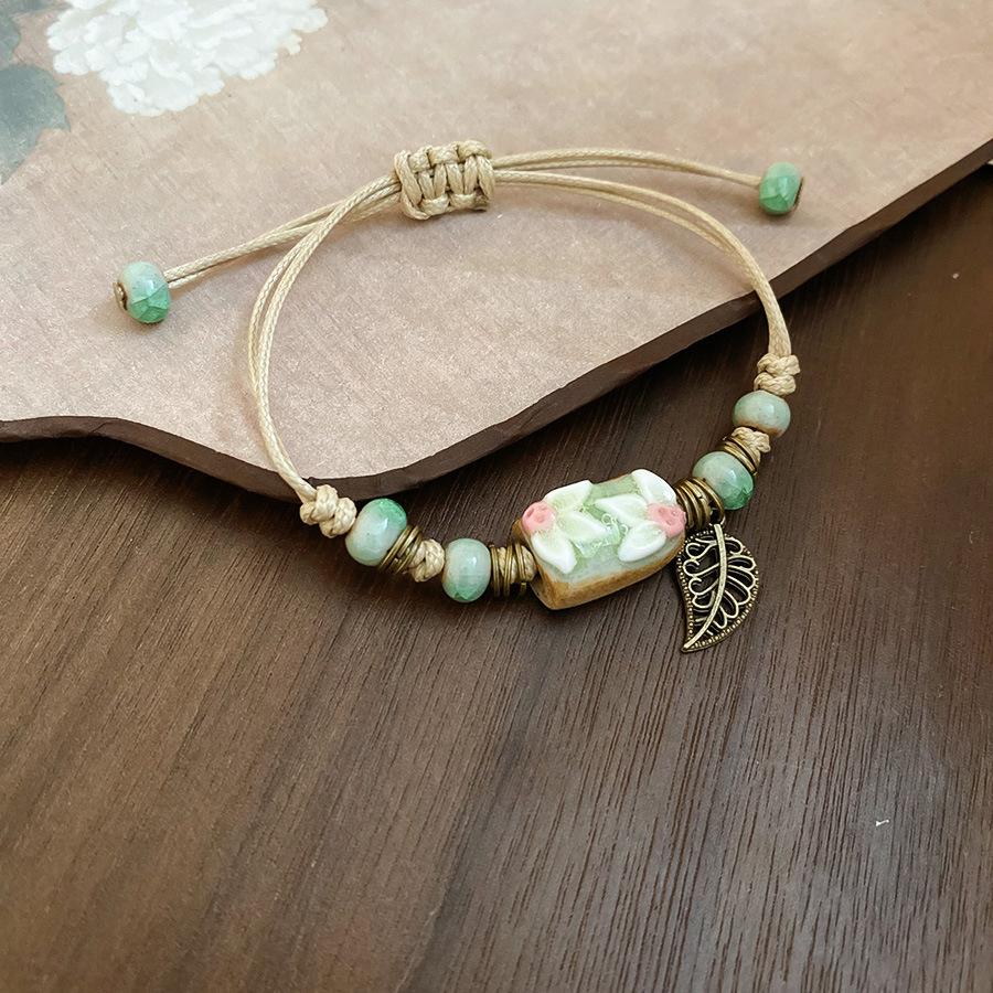 Ретро керамический квадратный браслет с цветами, легкая роскошь, нишевый, антикварный, персонализированный браслет, модные украшения с высоким чувством стиля, женские
Ретро керамический квадратный браслет с цветами, легкая роскошь, нишевый, антикварный, персонализированный браслет, модные украшения с высоким чувством стиля, женские