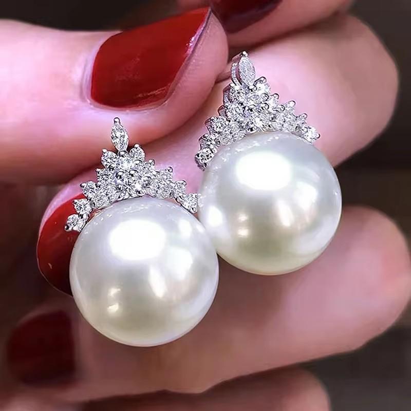 Huitan Exquisite Women s Simulated Pearl Earrings with Dazzling CZ Novel Girl Earrings Wedding Party Temperament Elegant Zircon
Huitan Exquisite Women s Simulated Pearl Earrings with Dazzling CZ Novel Girl Earrings Wedding Party Temperament Elegant Zircon
