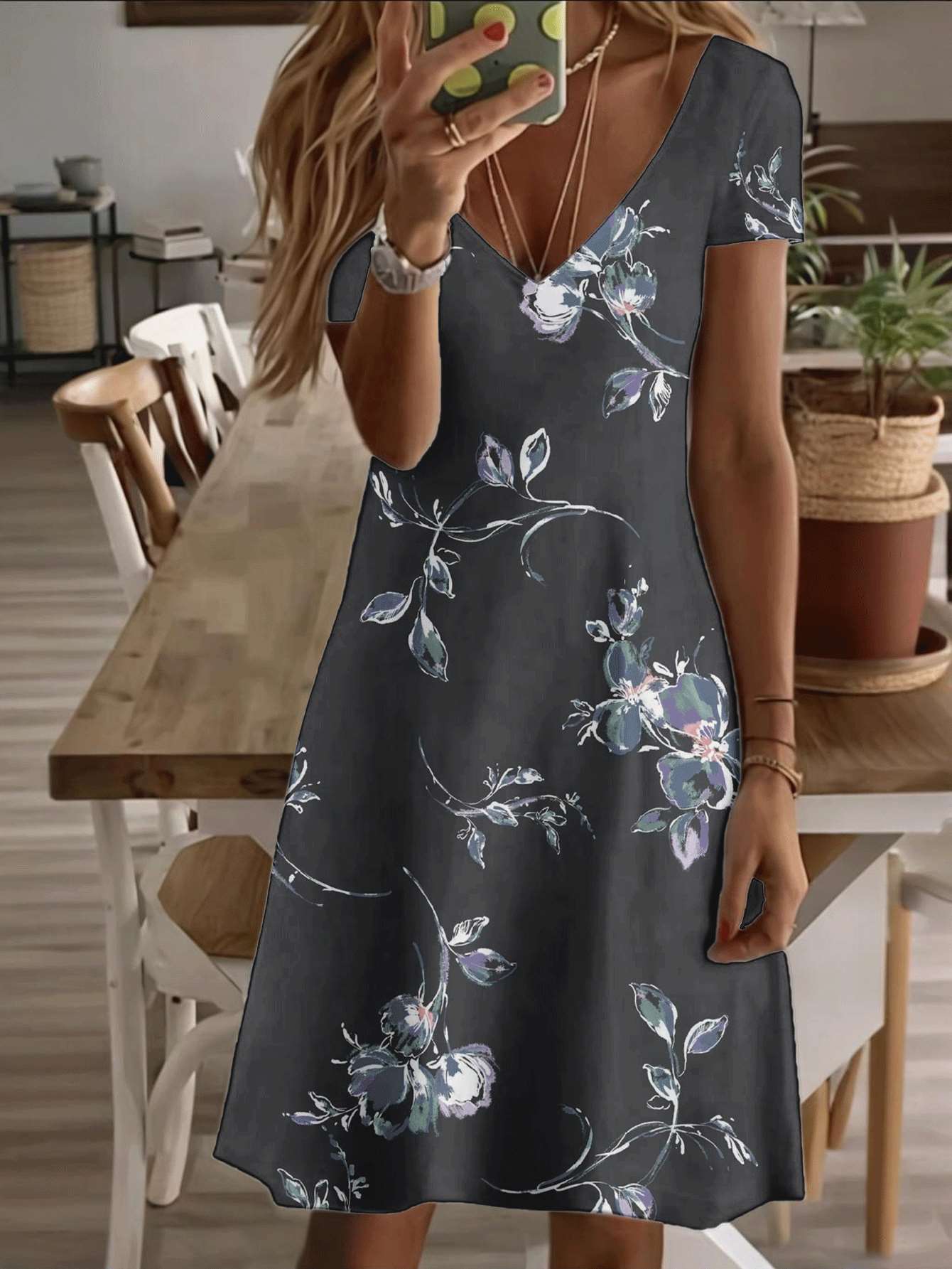 Vneck shortsleeve midi dress women’s black floral print pattern 3D premium printing durable fabric casual fashion elegant summer outfit breathable com XS дубильная кора
Vneck shortsleeve midi dress women’s black floral print pattern 3D premium printing durable fabric casual fashion elegant summer outfit breathable com XS дубильная кора