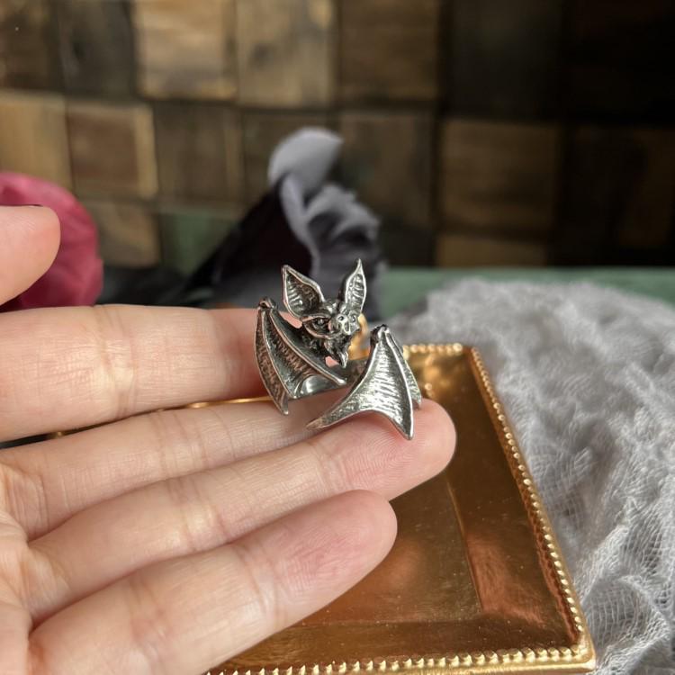 European Authentic Thai Silver Punk Gothic Bat Adjustable Ring for Men and Women
European Authentic Thai Silver Punk Gothic Bat Adjustable Ring for Men and Women
