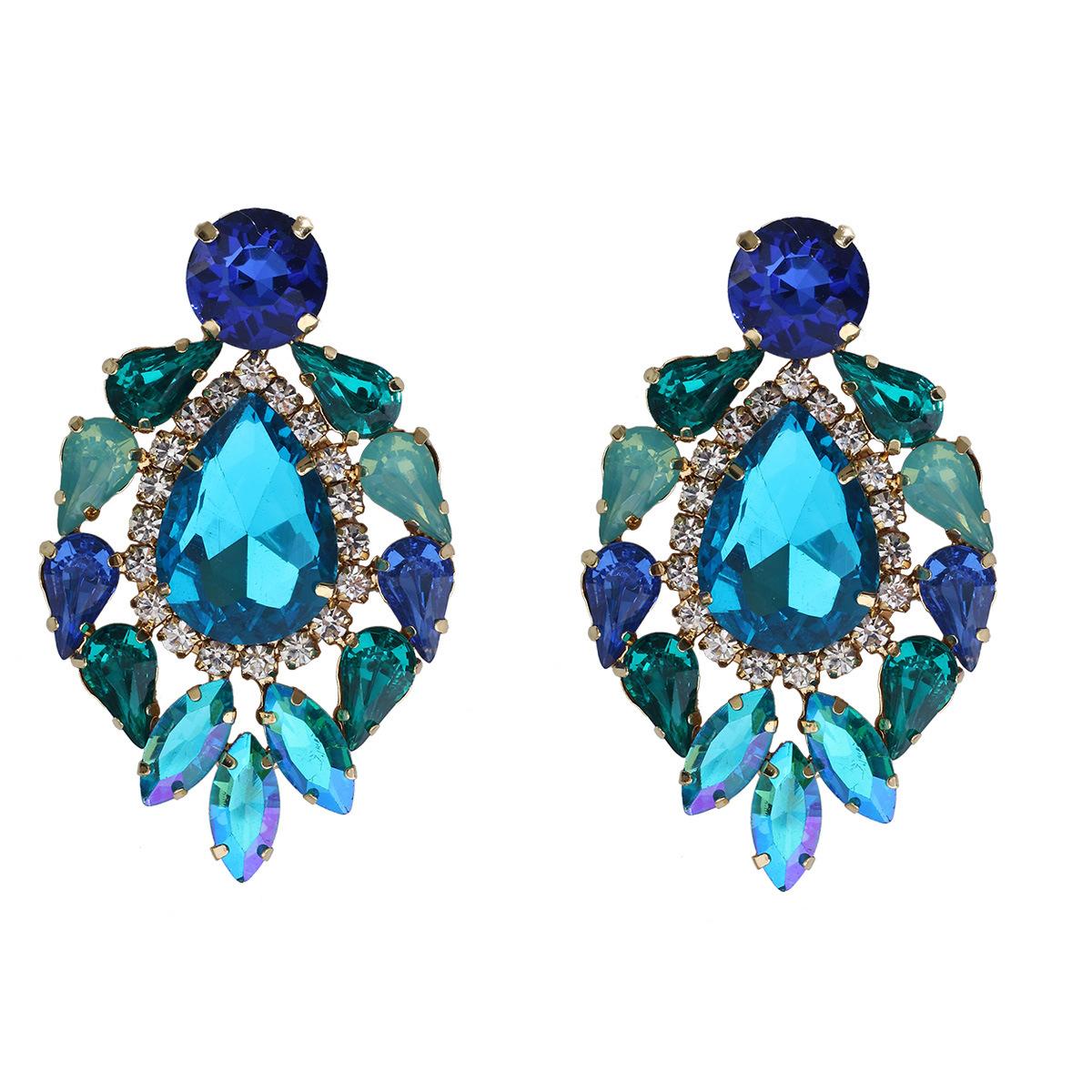 Metal Water Drop Rhinestone Stud Earrings Women s New Trend Glamorous Design Zircon Wedding Accessories зелений
Metal Water Drop Rhinestone Stud Earrings Women s New Trend Glamorous Design Zircon Wedding Accessories зелений