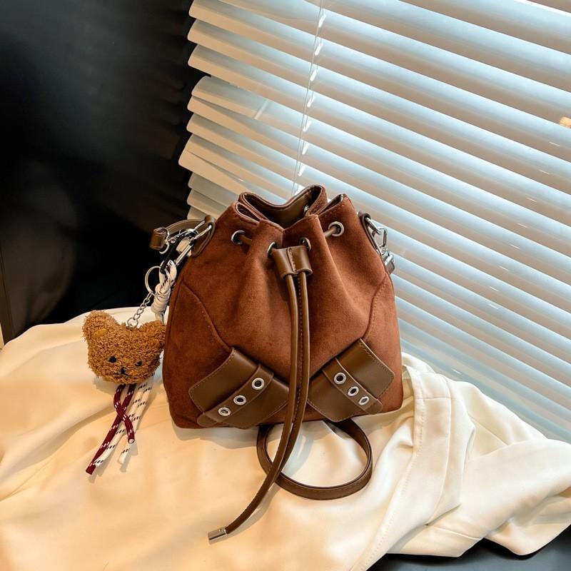 Korean Niche Design Drawstring Bucket Bag Women s Retro Suede Commuting Shoulder Cross-body No pendant
Korean Niche Design Drawstring Bucket Bag Women s Retro Suede Commuting Shoulder Cross-body No pendant
