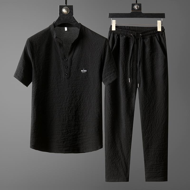 Тонкий Повседневный Спортивный Костюм для Мужчин Летом в Китайском Стиле Высококлассный V-образный вырез Вышитый Приталенный Комплект из двух предметов с коротким рукавом XXL чёрный
Тонкий Повседневный Спортивный Костюм для Мужчин Летом в Китайском Стиле Высококлассный V-образный вырез Вышитый Приталенный Комплект из двух предметов с коротким рукавом XXL чёрный