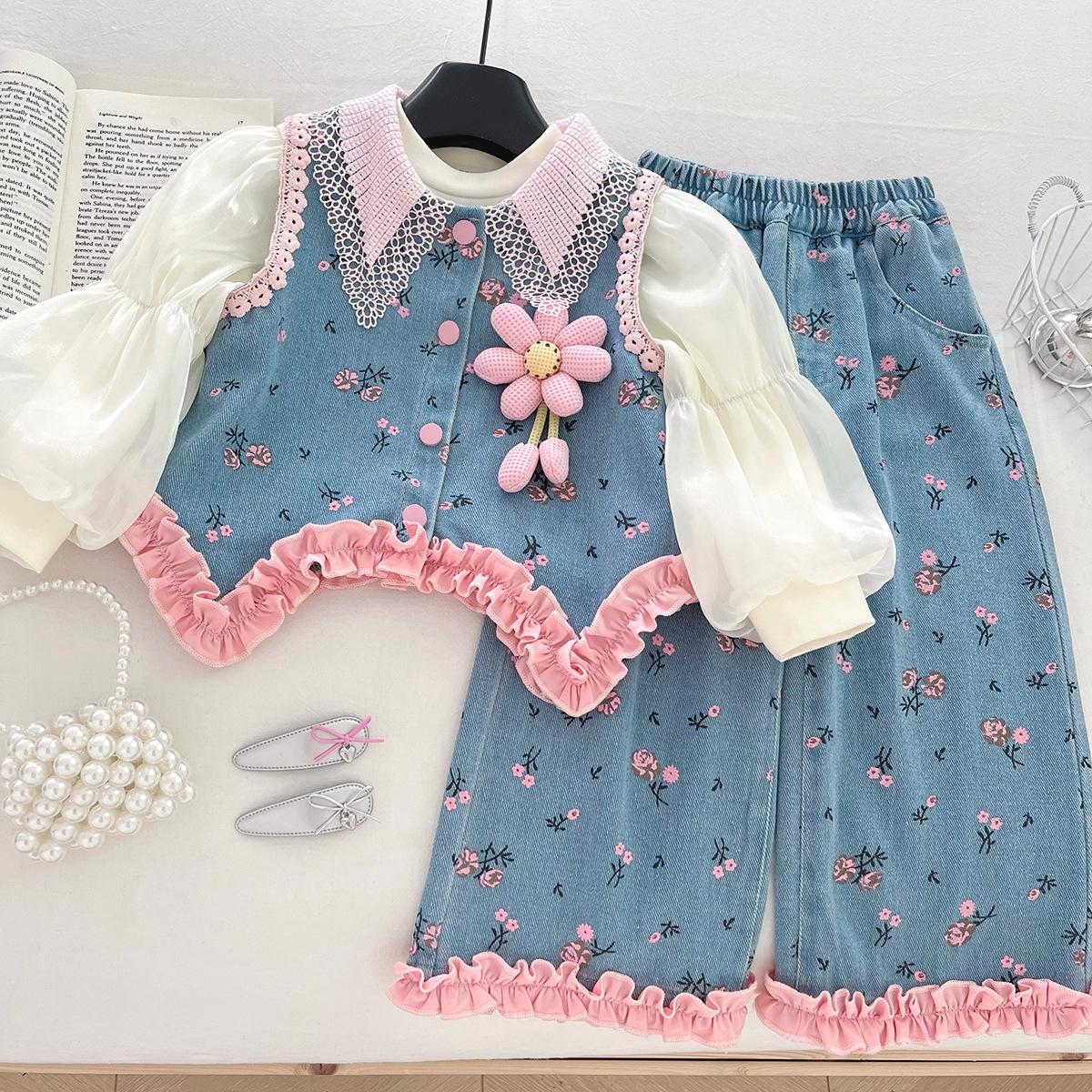 Girls Autumn 2025 Denim Three-Piece Set: Printed Top, Elastic Shirt, Wide-Leg Pants 90 cm
Girls Autumn 2025 Denim Three-Piece Set: Printed Top, Elastic Shirt, Wide-Leg Pants 90 cm