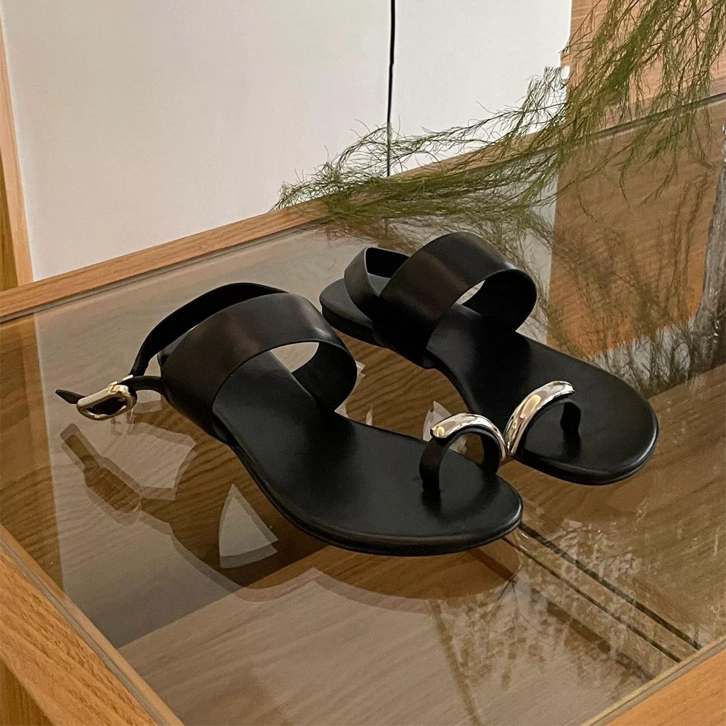 Версия из коровьей кожи~ нишевые металлические сандалии с закрытым носком на одной перемычке, женские пляжные шлепанцы на плоской подошве 40
Версия из коровьей кожи~ нишевые металлические сандалии с закрытым носком на одной перемычке, женские пляжные шлепанцы на плоской подошве 40