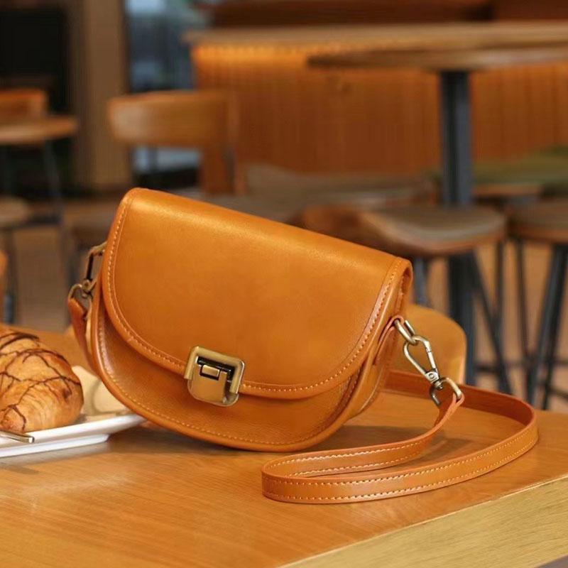 Genuine Leather Women s Bag Vintage Style Women Crossbody Bags Cowhide Half Round Saddle Shoulder Bag
Genuine Leather Women s Bag Vintage Style Women Crossbody Bags Cowhide Half Round Saddle Shoulder Bag