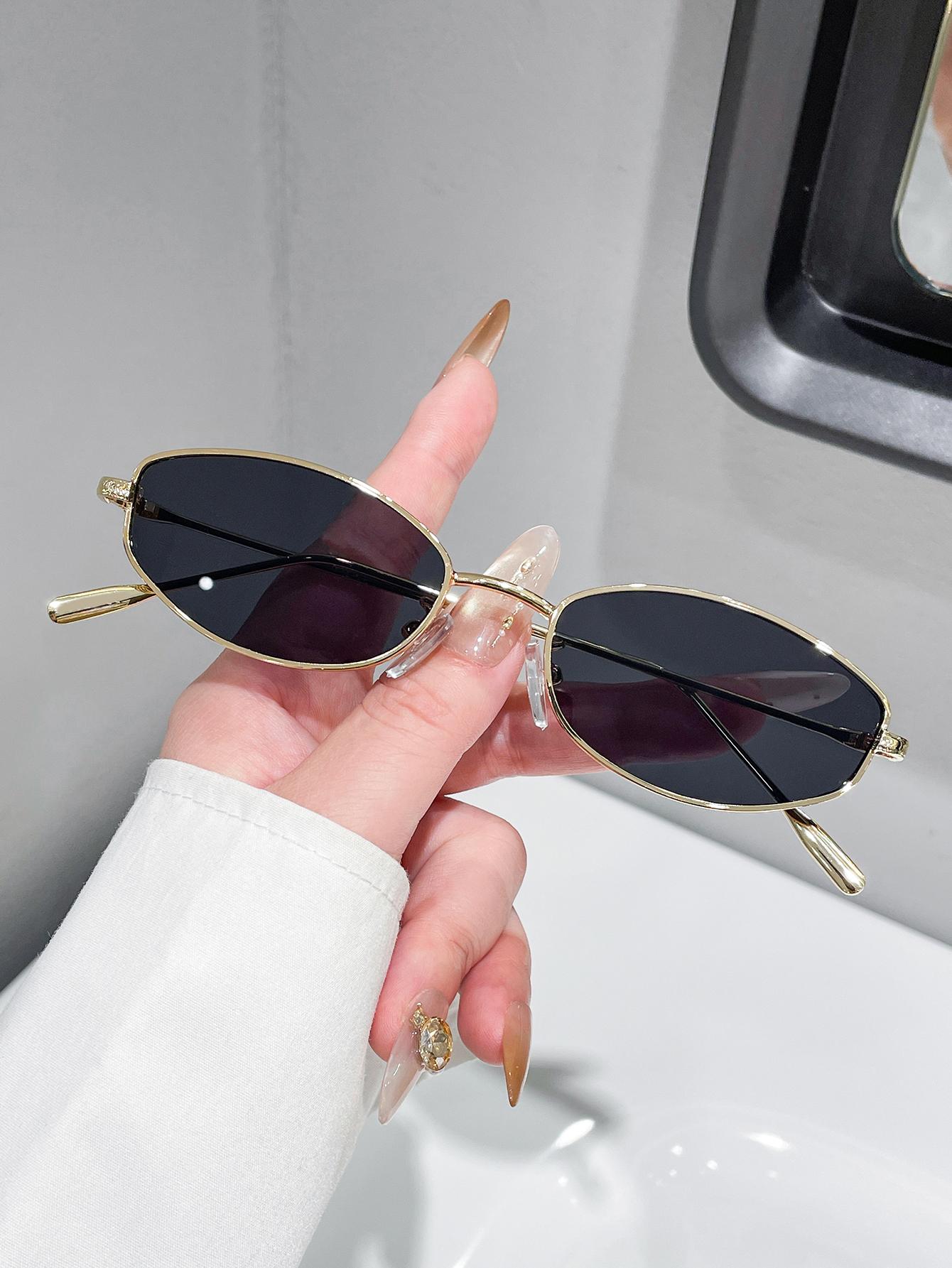 Simplified Style High-Quality Small Frame Glasses Suitable for Daily Wear Street Photography Driving And Back-to-School Use чорний
Simplified Style High-Quality Small Frame Glasses Suitable for Daily Wear Street Photography Driving And Back-to-School Use чорний