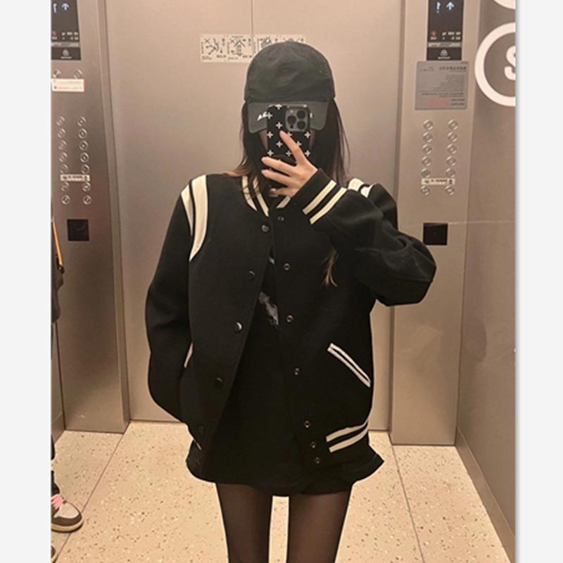 Women s Thickened Black Wool Baseball Jacket - 2025 New American Retro College Style for Spring & Autumn L
Women s Thickened Black Wool Baseball Jacket - 2025 New American Retro College Style for Spring & Autumn L