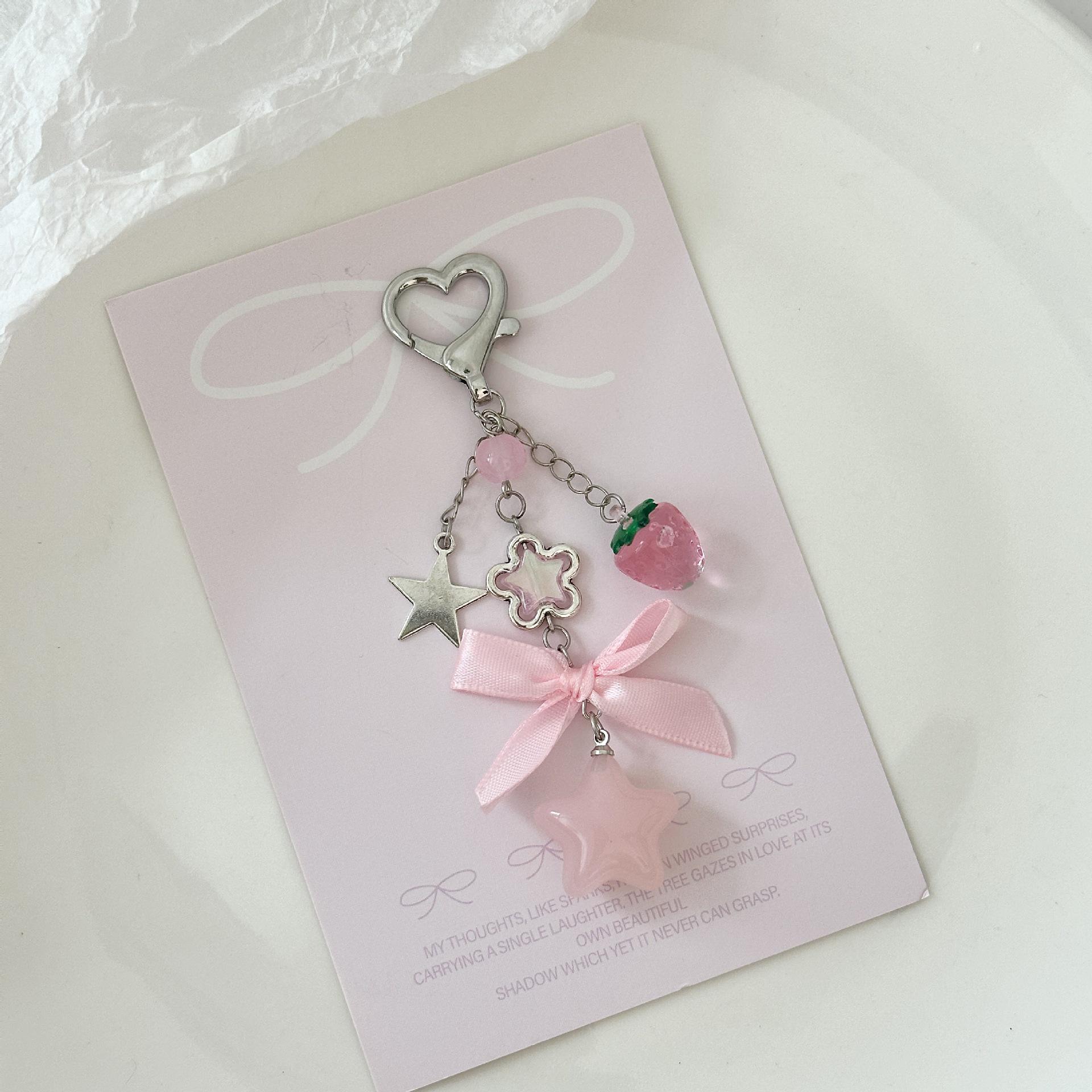 Y2K Пухлая звезда с бусинами Шарм для телефона и Клубничный бант Брелок
Y2K Пухлая звезда с бусинами Шарм для телефона и Клубничный бант Брелок