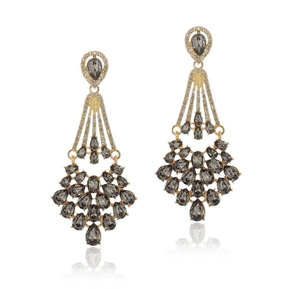 Vintage crystal queen earrings, bridal earrings, dress matching accessories, girls earrings
Vintage crystal queen earrings, bridal earrings, dress matching accessories, girls earrings