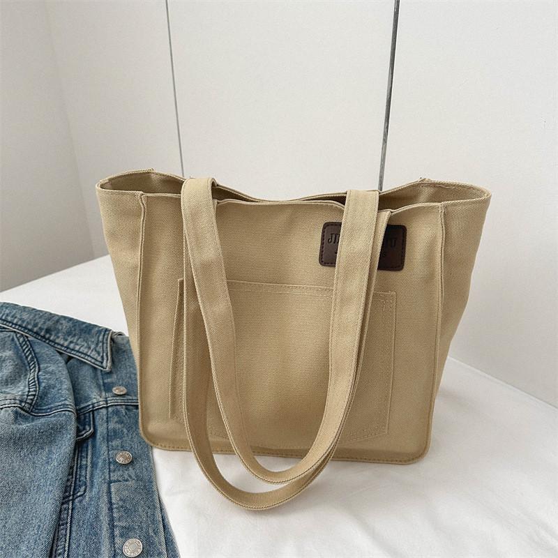 Trendy Minimalist Tote Bag In Black White Green And Khaki For Everyday Use хакі
Trendy Minimalist Tote Bag In Black White Green And Khaki For Everyday Use хакі