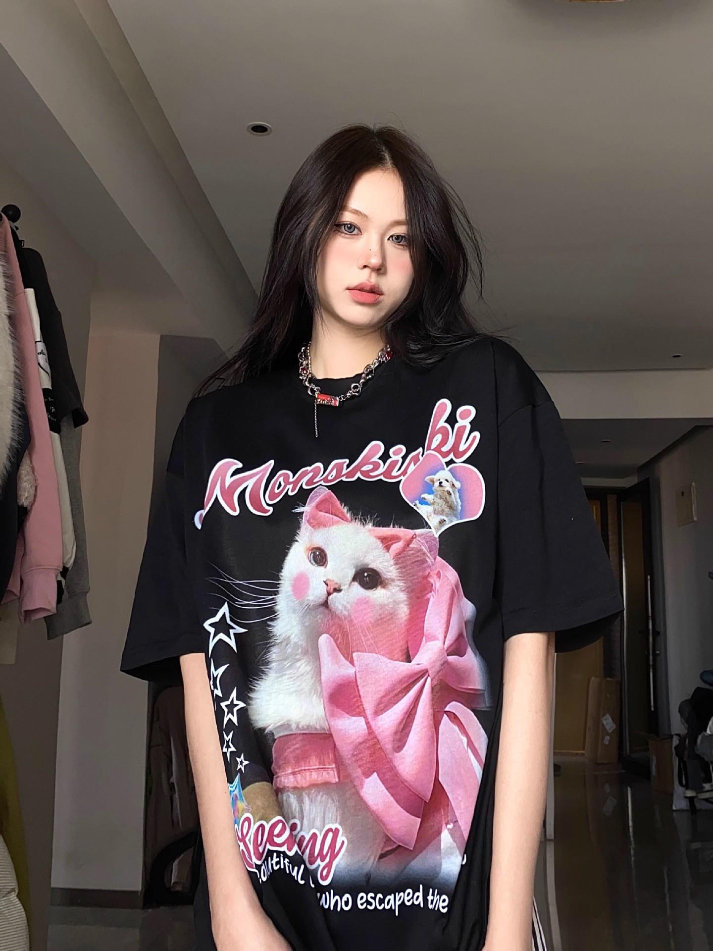 Love cat bow print t-shirt half-sleeved men s and women s loose 2026 summer American sweet and cool short-sleeved top ins 3XL чорний
Love cat bow print t-shirt half-sleeved men s and women s loose 2026 summer American sweet and cool short-sleeved top ins 3XL чорний