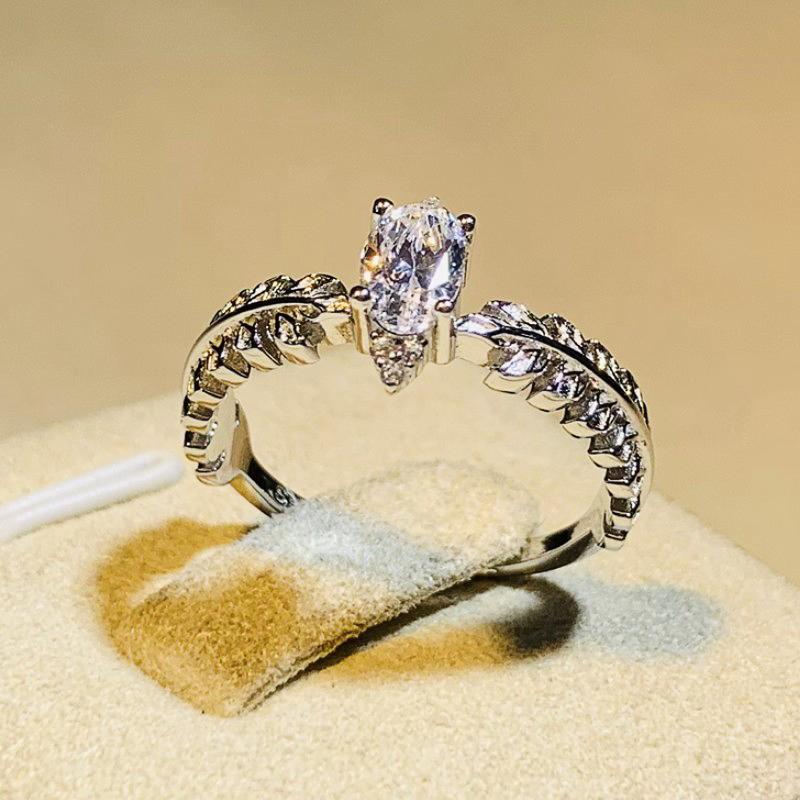 CAOSHI Stylish Lady Chic Wedding Band Fancy Shiny Zirconia Proposal Ring for Women Fashion Design Accessories for Engagement 6
CAOSHI Stylish Lady Chic Wedding Band Fancy Shiny Zirconia Proposal Ring for Women Fashion Design Accessories for Engagement 6