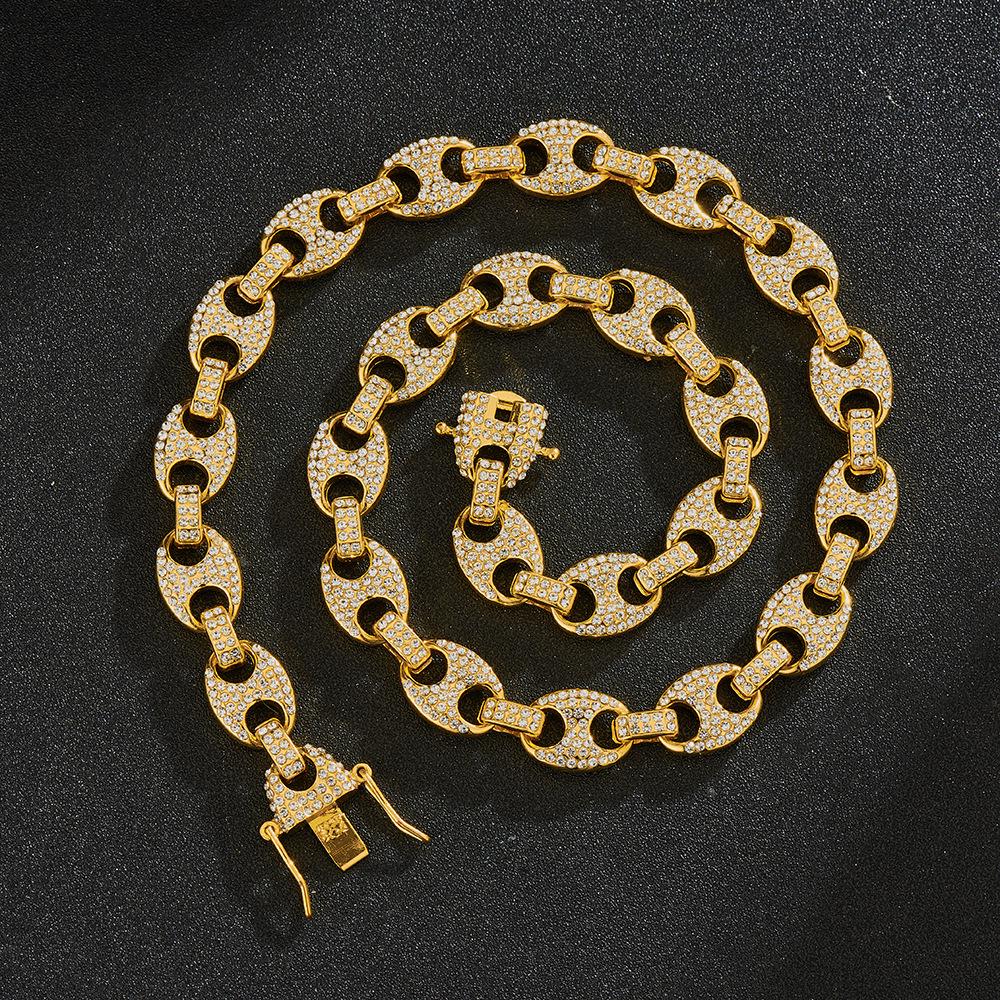 Retro Hip Hop Pig Nose Cuban Chain Necklace: European & American Style, Diamond-Embellished, Unisex Alloy Design
Retro Hip Hop Pig Nose Cuban Chain Necklace: European & American Style, Diamond-Embellished, Unisex Alloy Design