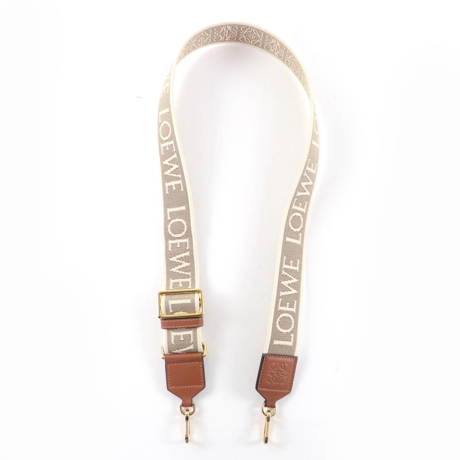 Excellent LOEWE Shoulder strap Anagram Strap Current product Leather use Women Used
Excellent LOEWE Shoulder strap Anagram Strap Current product Leather use Women Used