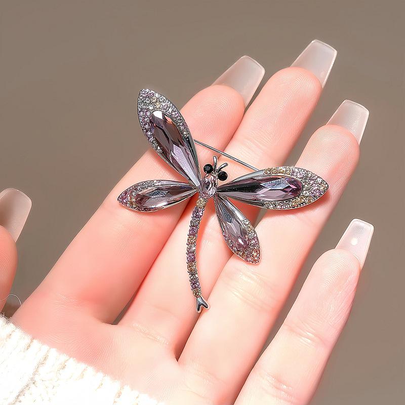 Модная брошь-бабочка 2025 года: Элегантная булавка в виде цветка и животного для костюмов и пиджаков
Модная брошь-бабочка 2025 года: Элегантная булавка в виде цветка и животного для костюмов и пиджаков