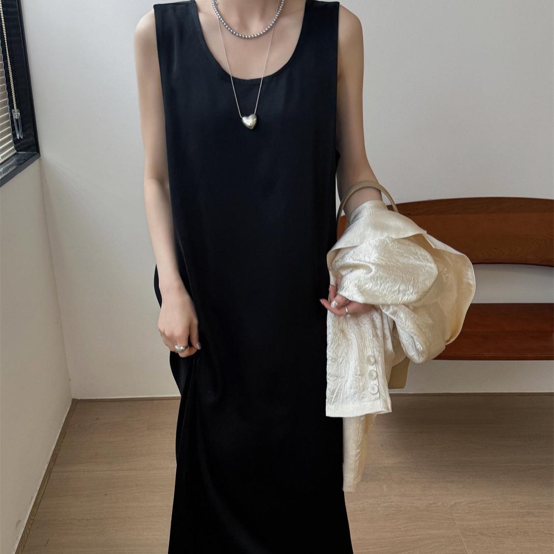 French Cross-Back Round Neck Midi Dress – 2025 Spring Collection for Women, Slimming and Versatile Design. M чёрный
French Cross-Back Round Neck Midi Dress – 2025 Spring Collection for Women, Slimming and Versatile Design. M чёрный