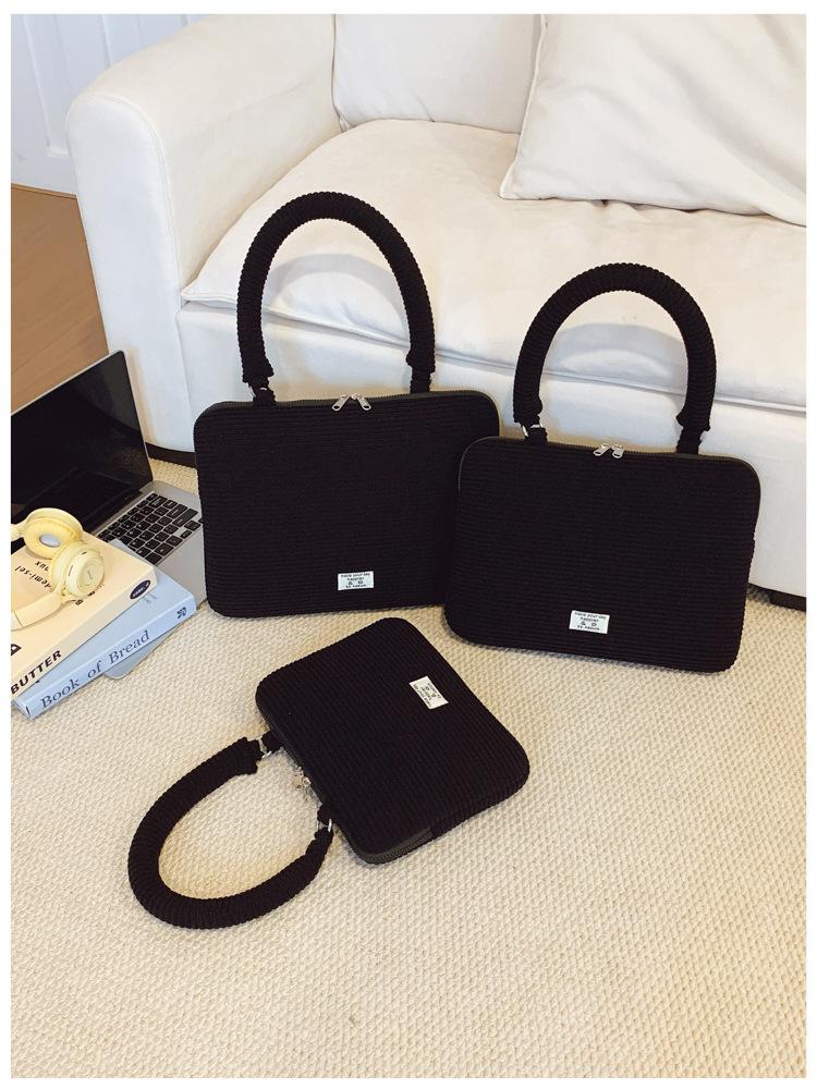 TS JYL laptop bag,New INS Laptop Shoulder Bag Cute Fit 13.3 Inch MacBook Inner Case small чёрный
TS JYL laptop bag,New INS Laptop Shoulder Bag Cute Fit 13.3 Inch MacBook Inner Case small чёрный