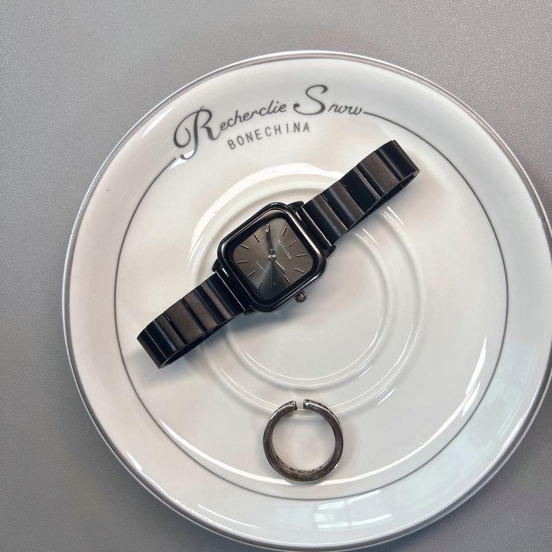 Watch Girls Style Light Luxury Niche High-End Retro Sense Exquisite And Versatile Workplace Square Subdial Women S Watch
Watch Girls Style Light Luxury Niche High-End Retro Sense Exquisite And Versatile Workplace Square Subdial Women S Watch