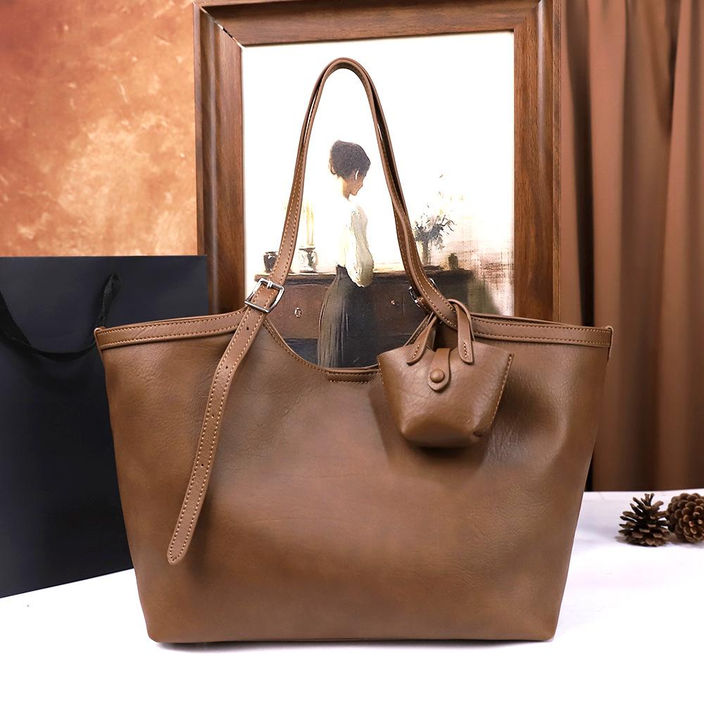 Casual Simple Retro Large Capacity Soft Surface Commuter Shoulder Underarm Tote Bag Women 30*13*24 коричневый
Casual Simple Retro Large Capacity Soft Surface Commuter Shoulder Underarm Tote Bag Women 30*13*24 коричневый