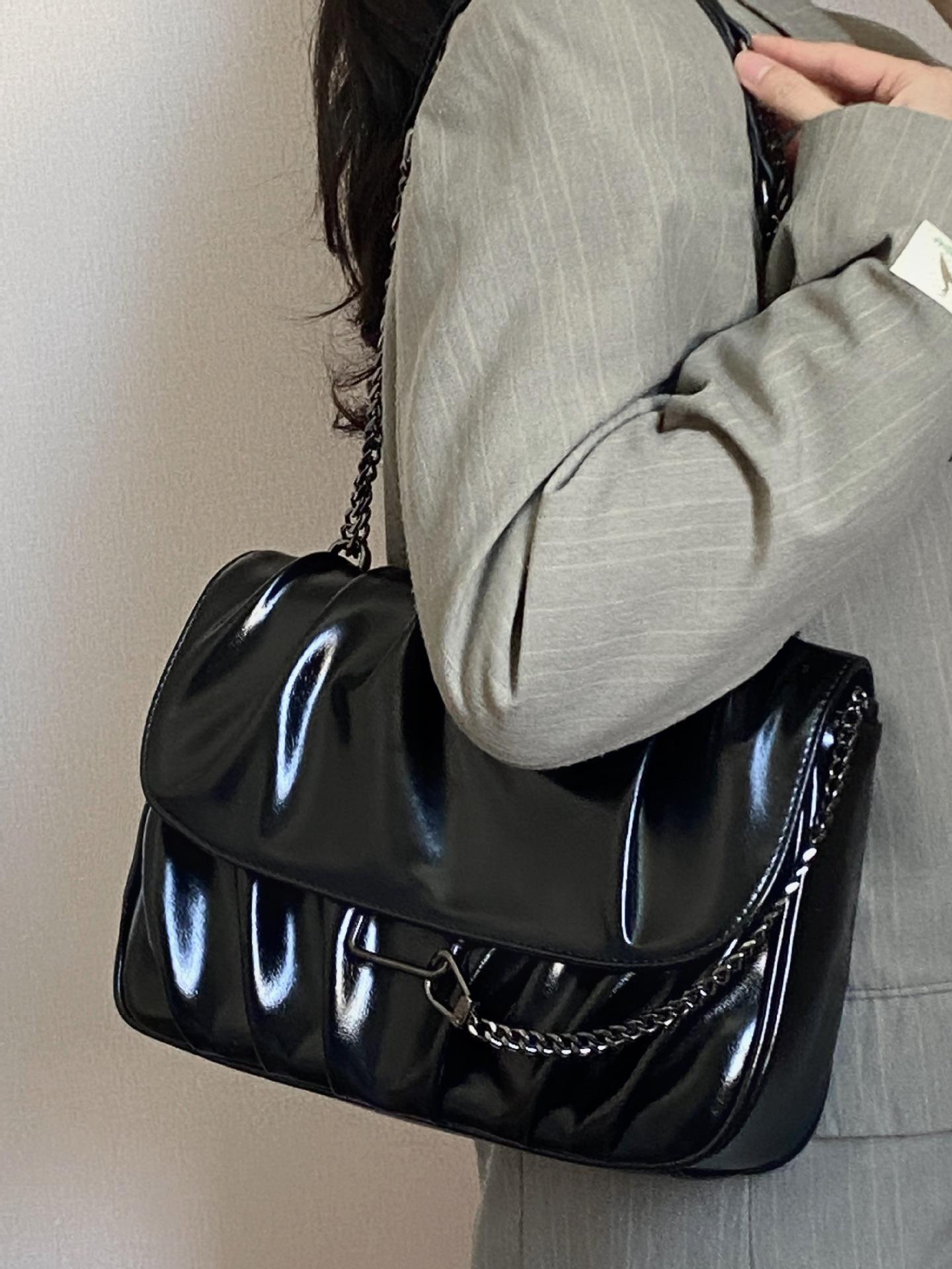 Сумка Жіноча рання весна 2024 р. Нова сумка через плече Модна повсякденна сумка листоноші Персоналізовані складки через плече Під пахвами Хмарна сумка чорний
Сумка Жіноча рання весна 2024 р. Нова сумка через плече Модна повсякденна сумка листоноші Персоналізовані складки через плече Під пахвами Хмарна сумка чорний