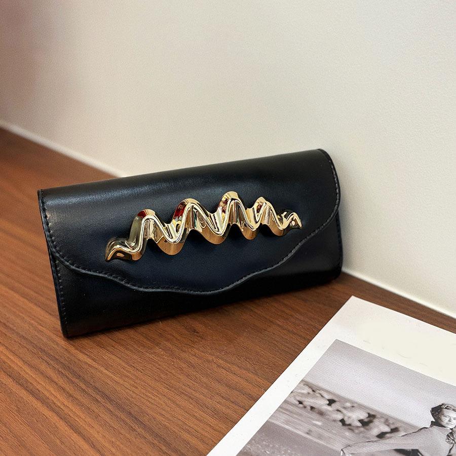 Fashion light luxury temperament dinner bag leather texture hand grab bag trend foreign style chain shoulder messenger bag чёрный
Fashion light luxury temperament dinner bag leather texture hand grab bag trend foreign style chain shoulder messenger bag чёрный