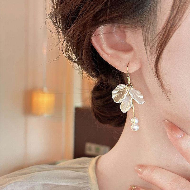 Vacation Style Pearl Multi-Layer Shell Long Fringe Earrings Women s Fancy Accessible Luxury Ear Studs Suitable for Summer Earrings Shell Pearl Tassel
Vacation Style Pearl Multi-Layer Shell Long Fringe Earrings Women s Fancy Accessible Luxury Ear Studs Suitable for Summer Earrings Shell Pearl Tassel