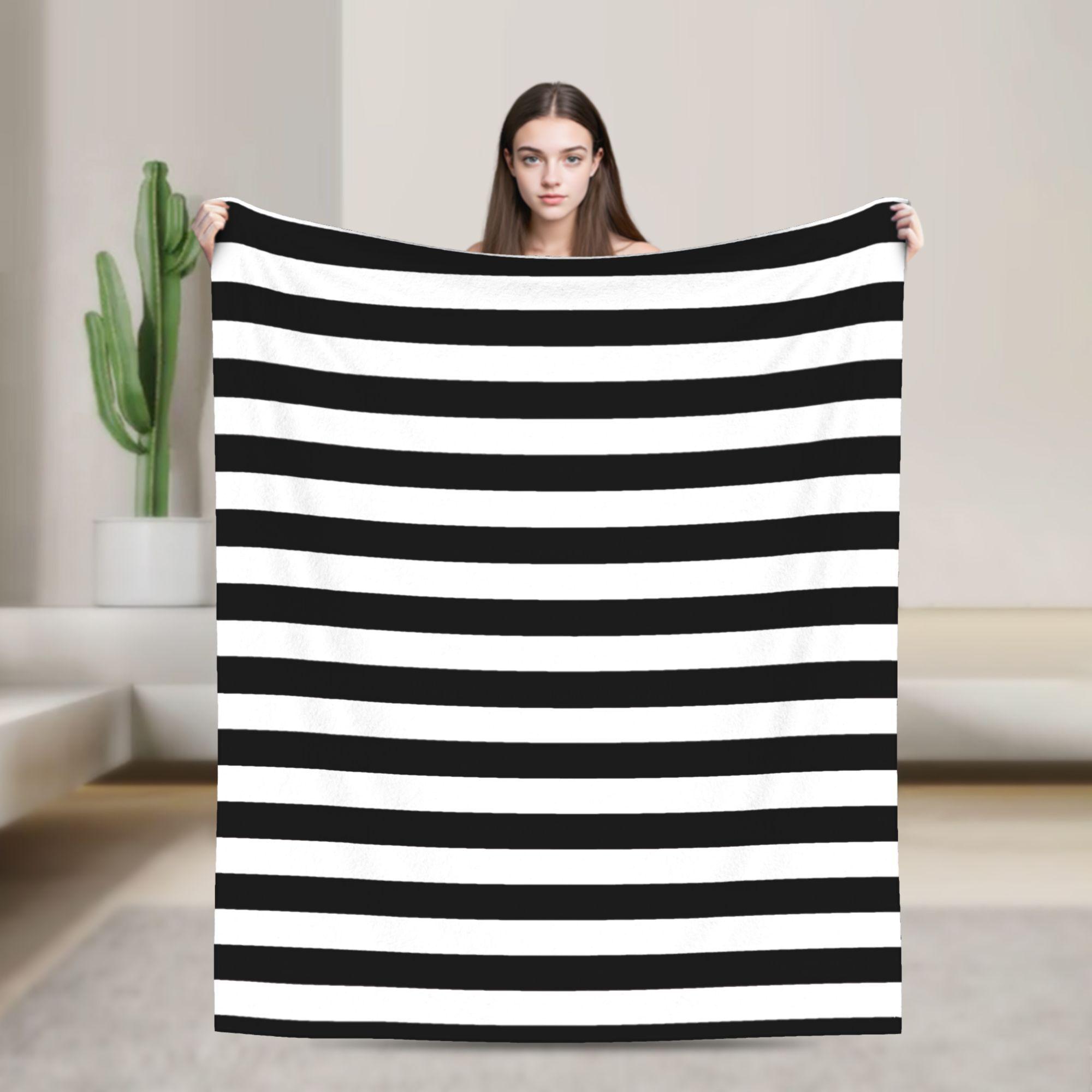 Black and White Retro Super Warm Blanket Boy Girl Plush Throw Blanket Funny Living Room Flannel Bedspread Sofa Bed Cover 75x90cm
Black and White Retro Super Warm Blanket Boy Girl Plush Throw Blanket Funny Living Room Flannel Bedspread Sofa Bed Cover 75x90cm