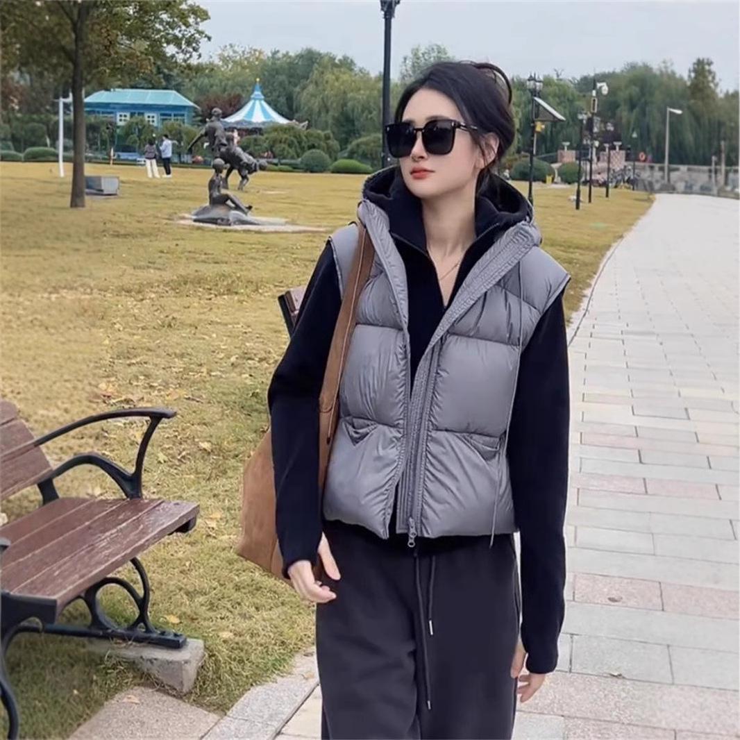 Women s 2024 Winter Short Hooded Slimming Down Puffer Vest Medium 
Women s 2024 Winter Short Hooded Slimming Down Puffer Vest Medium